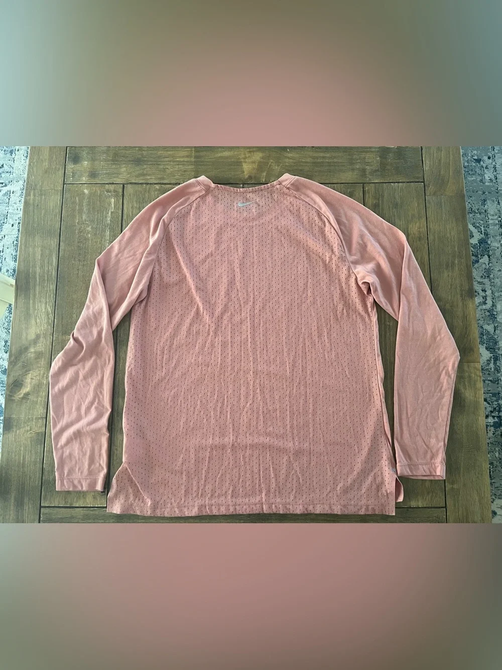 Nike Women’s Long Sleeve Dri-FIT Running Shirt - Dusty Pink size L